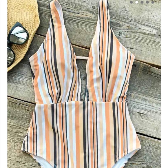 Cupshe Other - Striped One Piece size medium